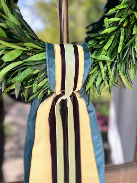Tie It Yourself Subscription: Essential