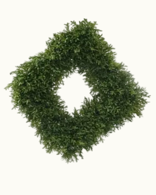 Square Tea Leaf Boxwood Wreath 18"