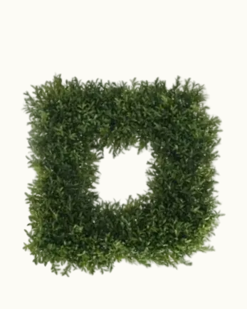 Square Tea Leaf Boxwood Wreath 18"